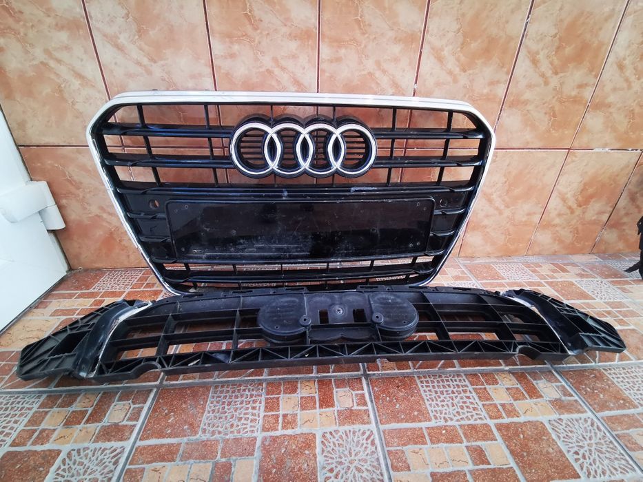 Grilă bară față Audi A5 8T facelift 2012-2016