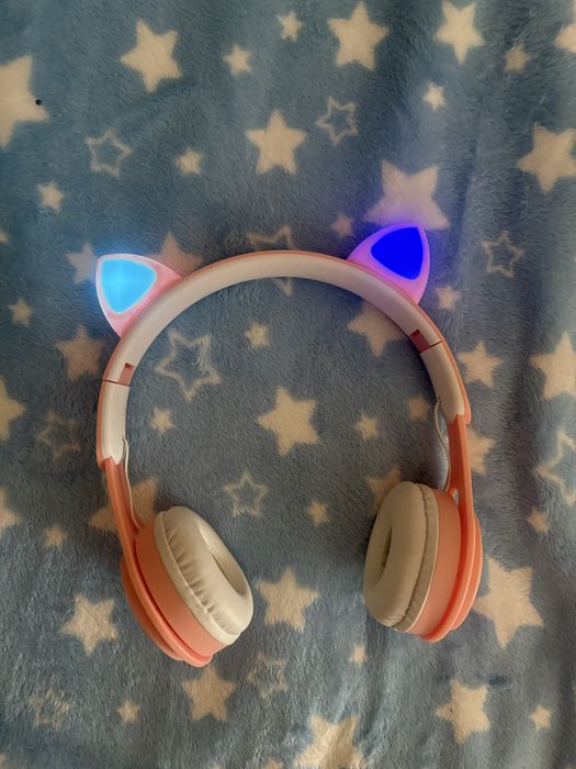 Слушалки с котешки уши