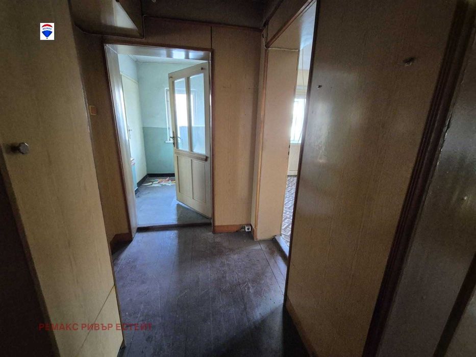 Етаж от къща за продажба кв. Дружба 2