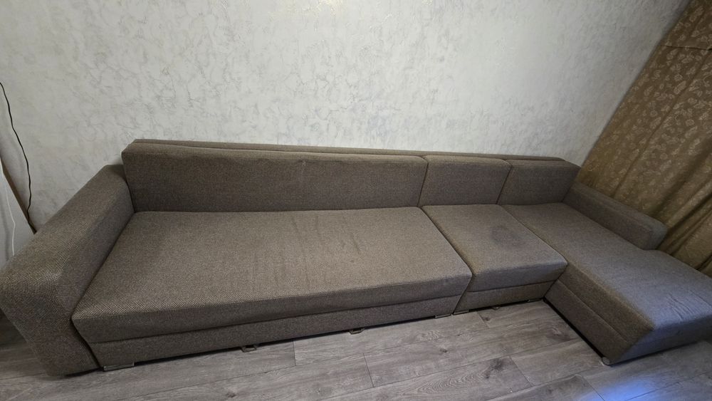 Продаётся диван в хорошем состоянии