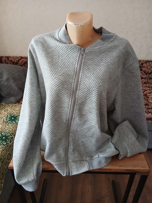 Продается женская куртка