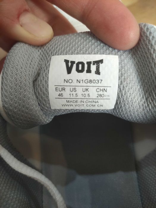 Кроссовки  бренд VOIT