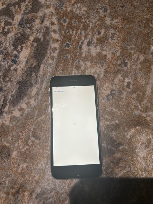 Продаю Айфон 8se