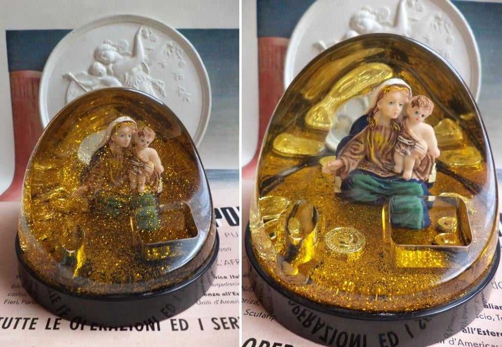 2 obiecte decorative cu temă religioasă