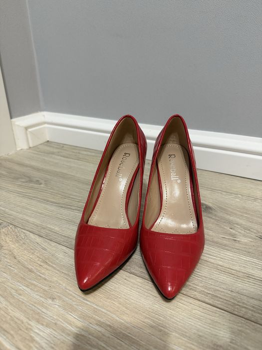 Продам туфли новые