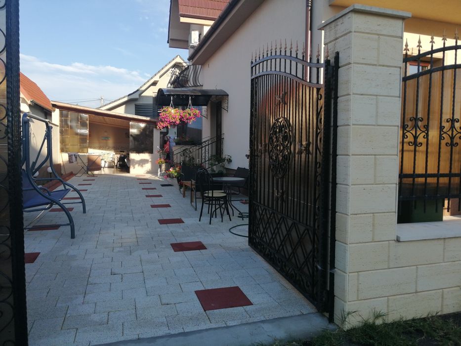 Vila de închiriat pe termin lung