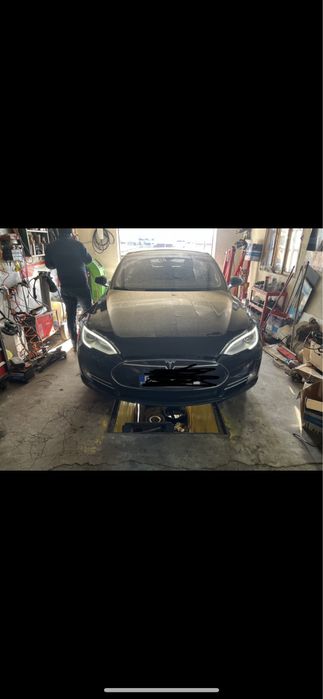 Faruri Tesla S 2013-2015