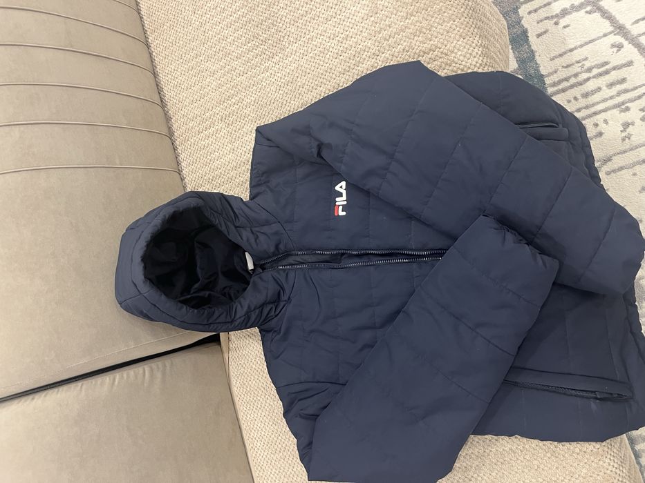 Продам ветровку Fila ориг