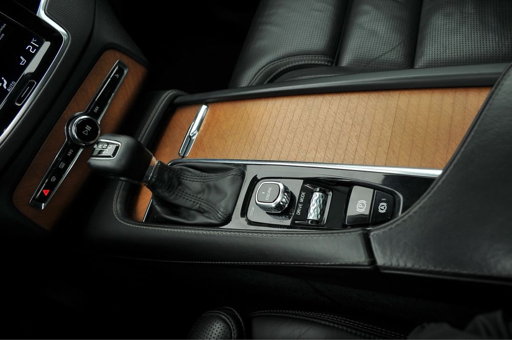 Volvo XC90 Inscription !!AWD !! 235 cp !! 2017 !! Panoramic !! Matrix