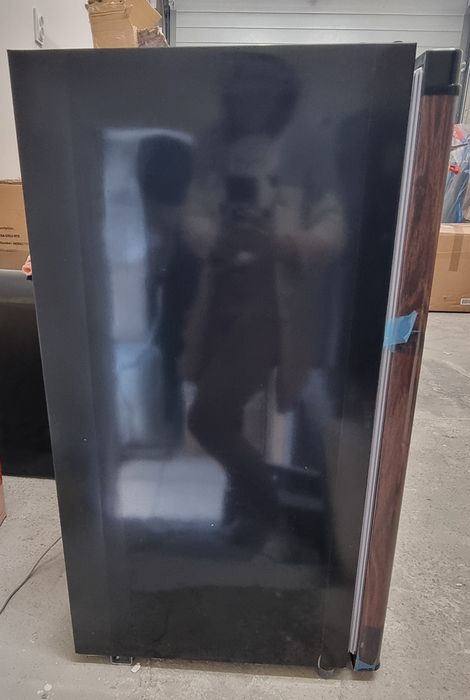 Хладилник Klarstein 90L с дървесен дизайн