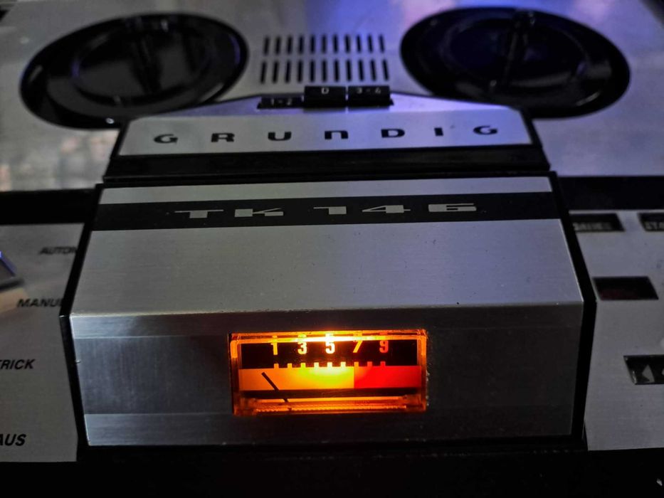 Магнетофон grundig