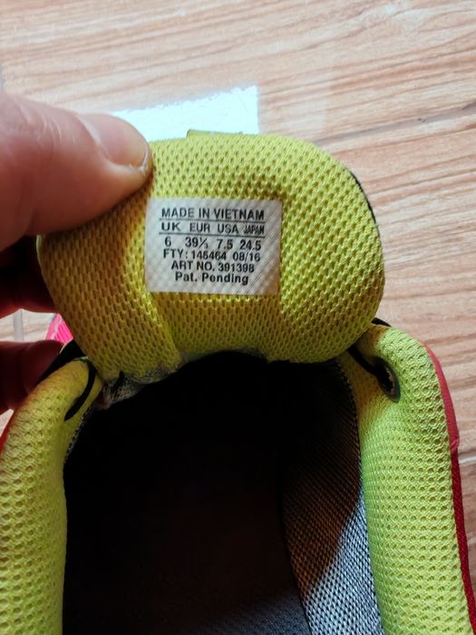 Adidași Salomon mărimea 39 1/3