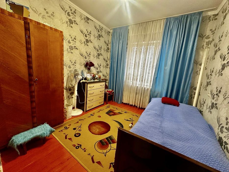 Продаётся 2 ком 8 микрорайон