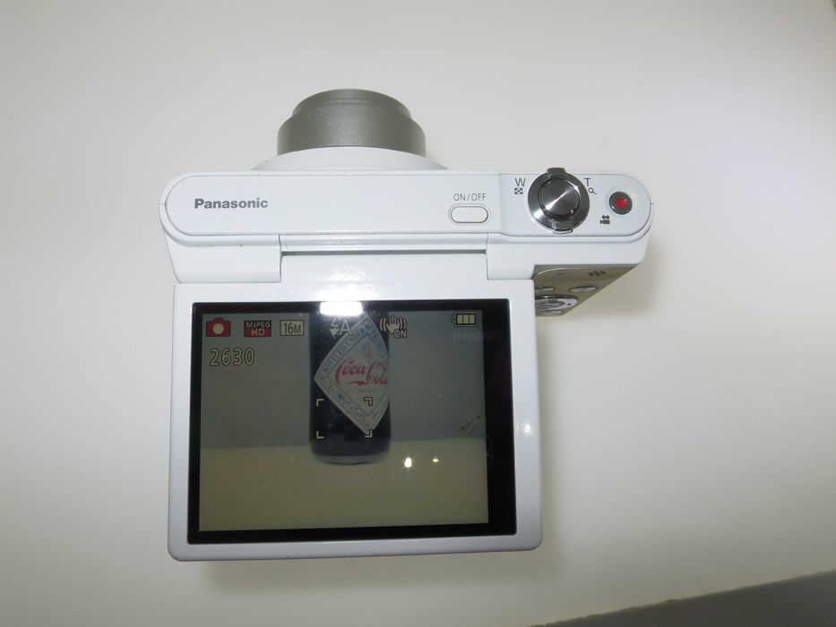 Panasonic Lumix SZ10 компактен фотоапарат с флип скрин цифрова камера