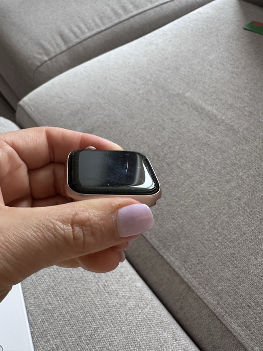 Смарт часовник Apple watch SE