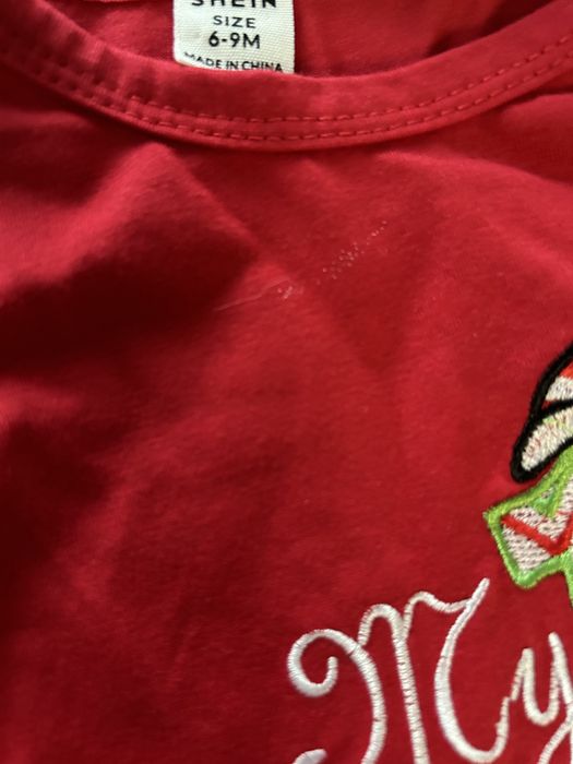 Коледно костюмче и пантофки за бебе от 6-9 м.