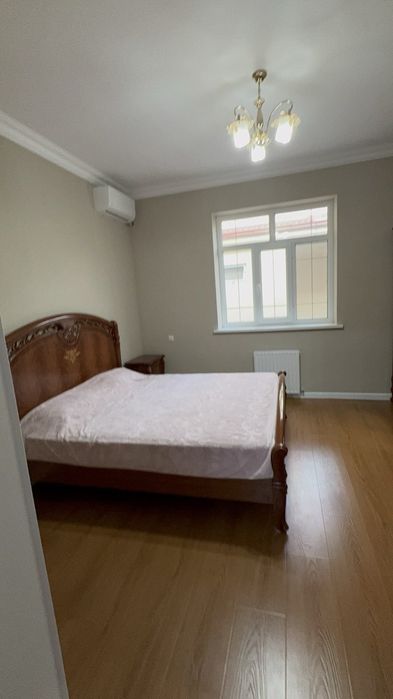 Сдаётся участок 4.5 соток 6 комнаты 180 квадрат.  Яккасарайский район