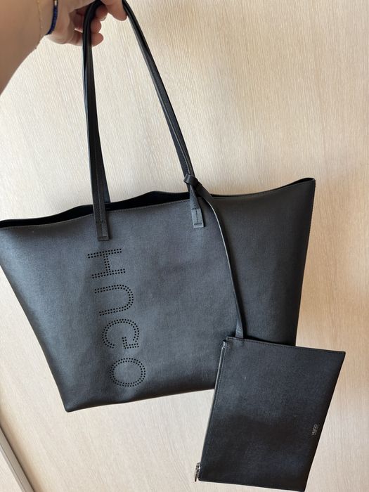 Чанта  черна кожа  hugo