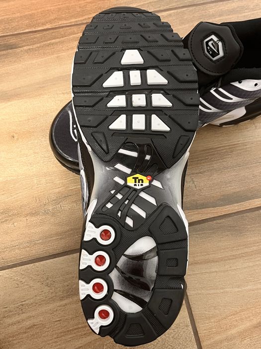 Nike Air Max Plus "Black/Silver"