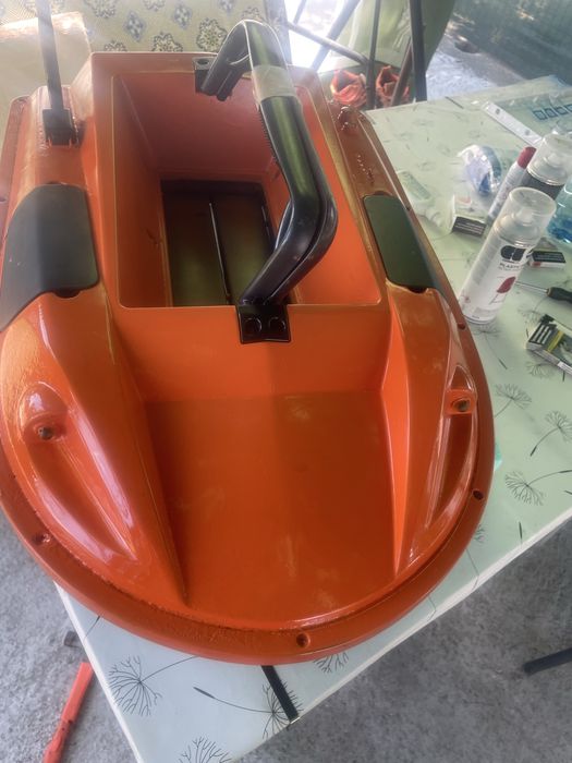 Лодка за. Захранка. Gps. sonar.  с две батерий