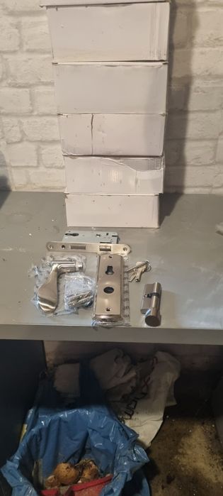 Uși de interior cu geam și tocuri reglabile 8 buc complete noi sigilat