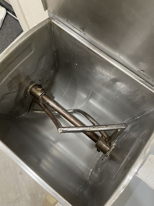 Продам Тестомес и Печь