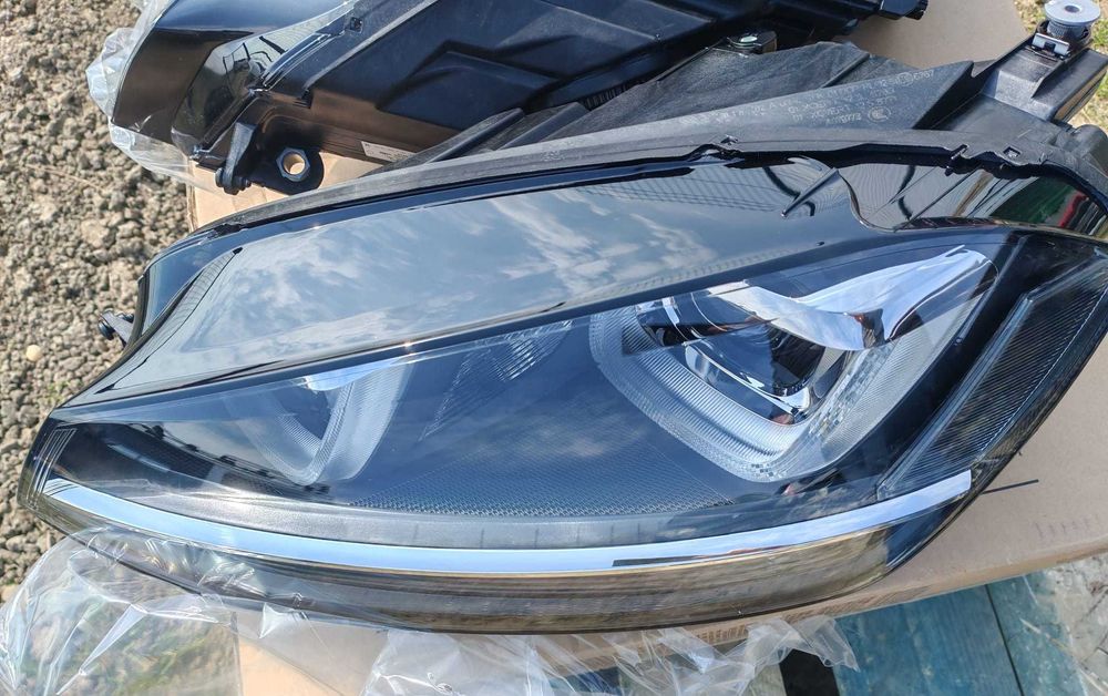 Faruri VALEO NOI ( EUROPA) FULL echipate 044930,D3S, H7, Bi-Xenon, LED