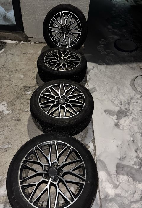 Комплект дисков с шинами