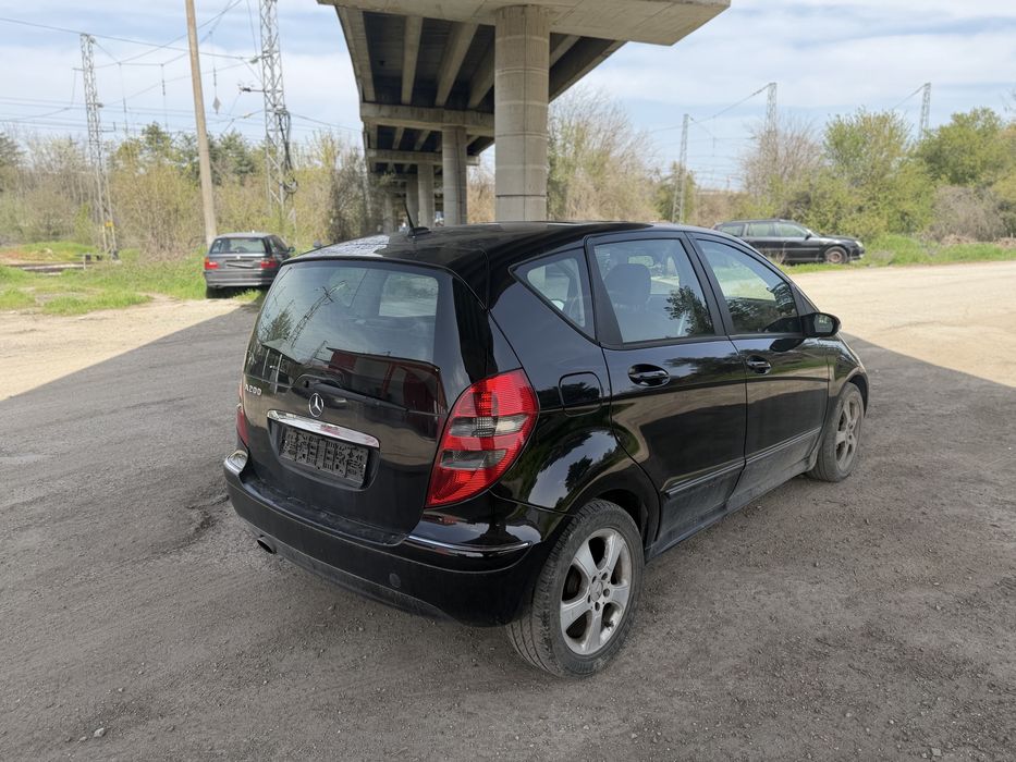 Мерцедес а200 ЦЯЛА ЗА ЧАСТИ