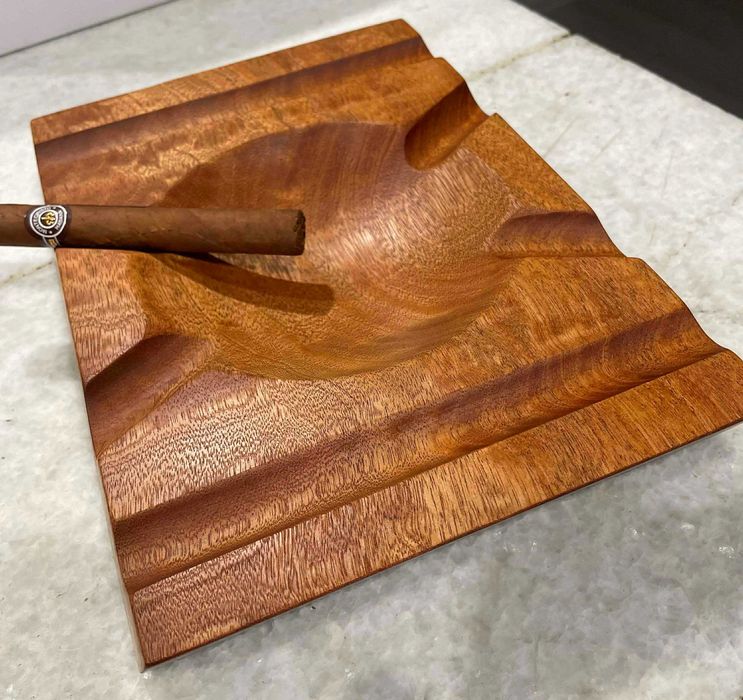 пепелник за пури от махагон сапели - масив