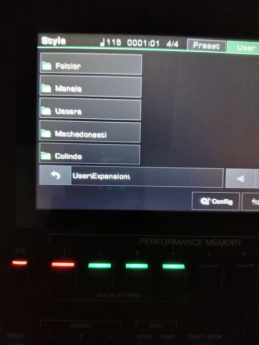 Vand/Schimb  cu Yamaha... Medeli Akx 10