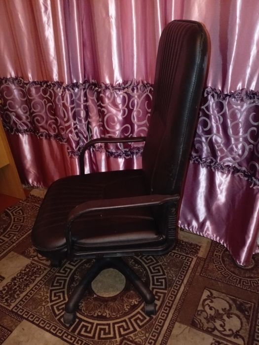 Продам офисное кресло