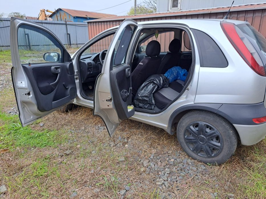 Opel corsa 1.2 benzina, euro 4