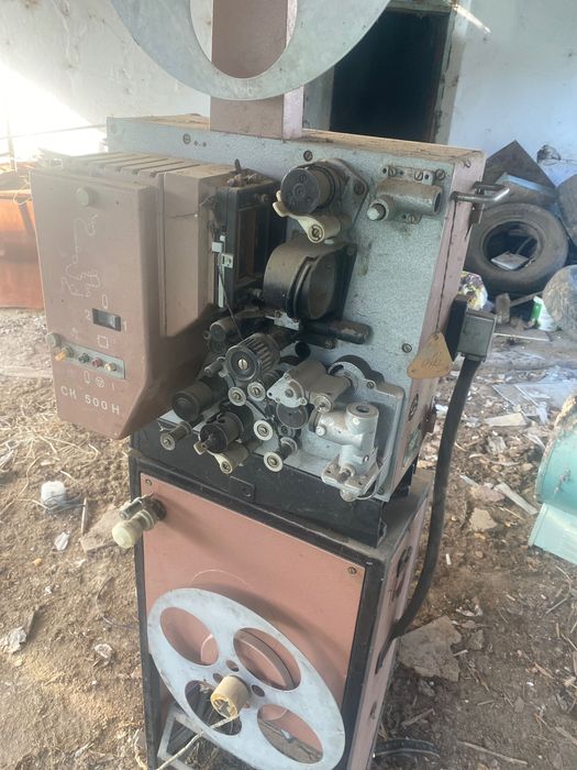 Бұл — СК-500Н«Скеля»)кинопроекторы.