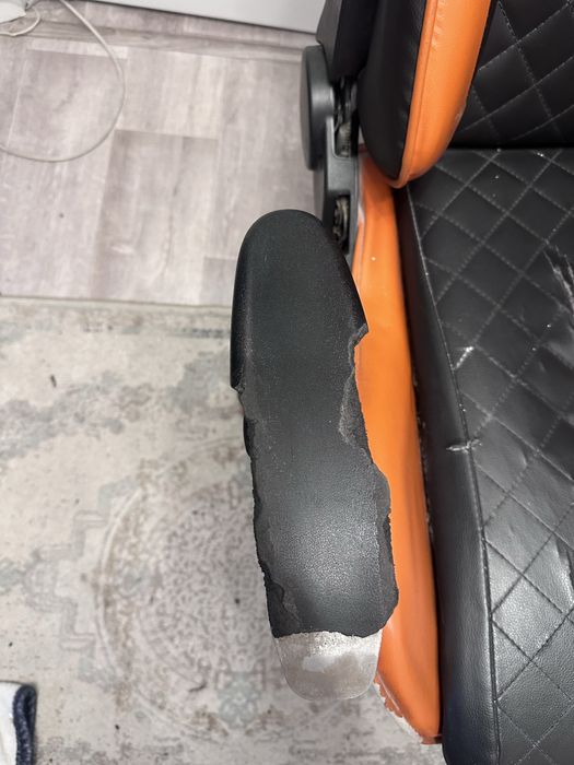 Продам игровое кресло Cougar armor