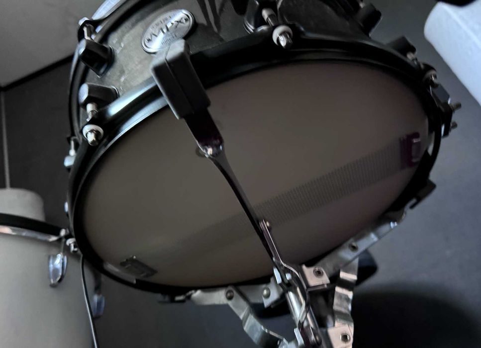 Комплект барабани, електронни, акустични, хибридни, DIY