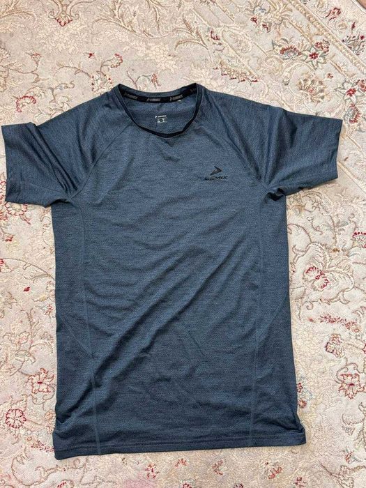 Спортивные футболки