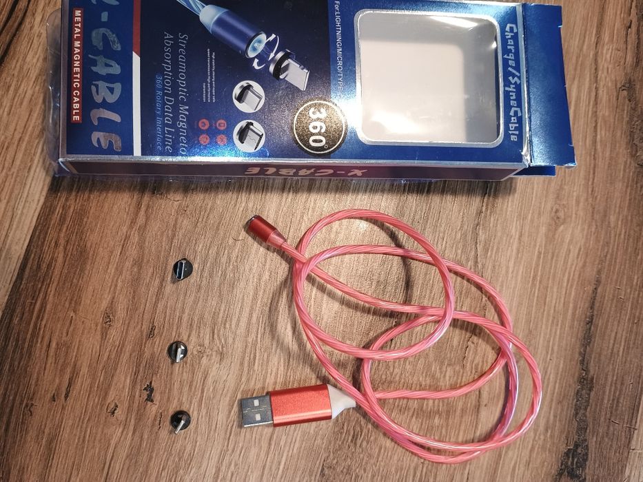 Cablu usb cu capete magnetice ,iluminare la încărcare , 1 metru,
