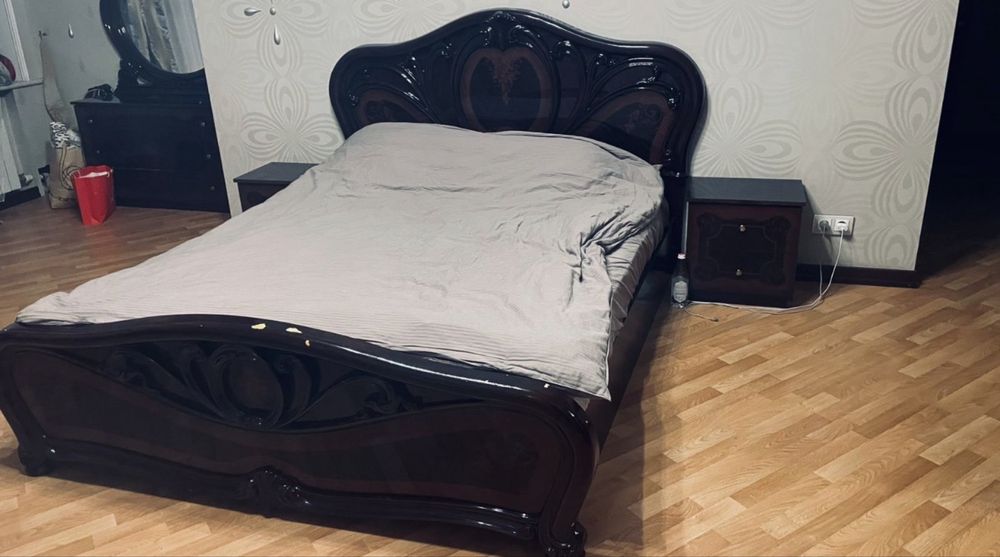 Спальный гарнитур