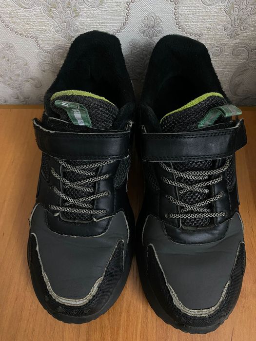 Продам кроссовки