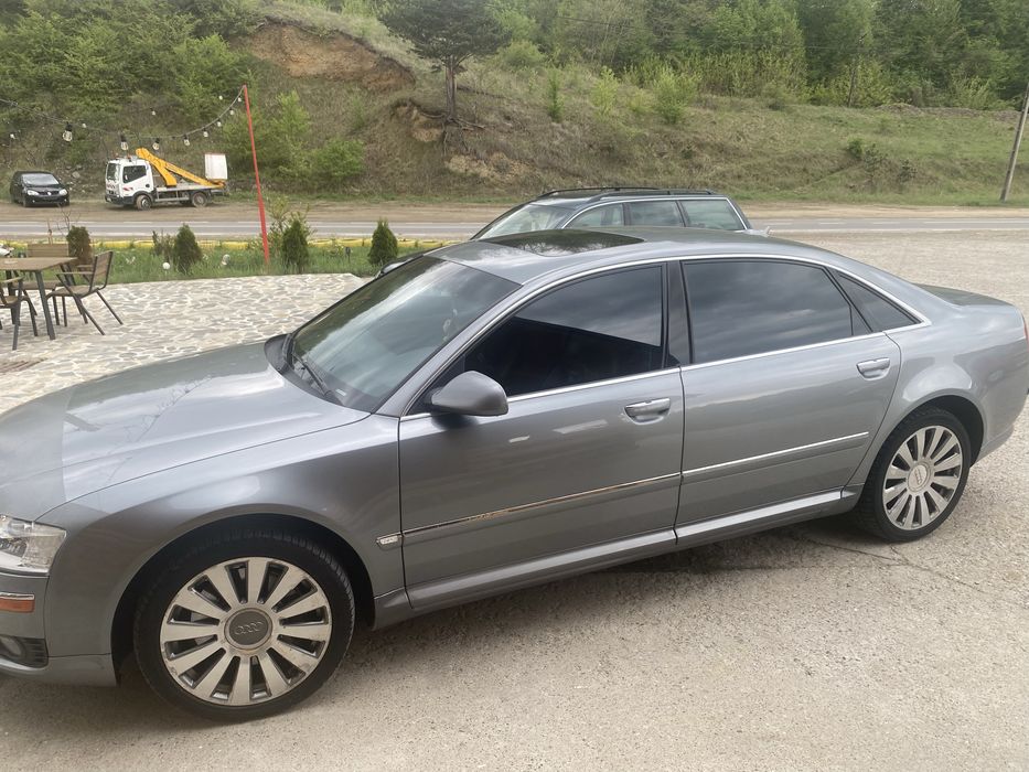 Audi A8 limousine