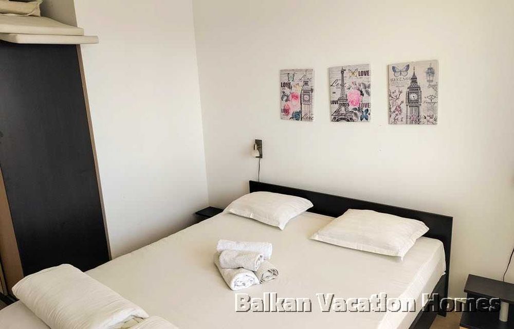 Тристаен апартамент с невероятна морска панорама в Бяла