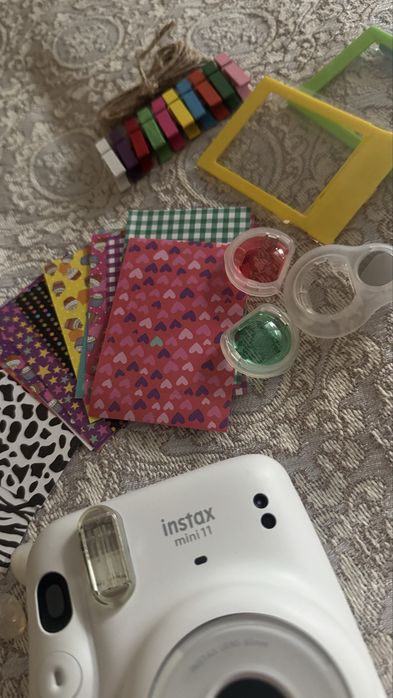 Продаю камеру Instakx Mini 11 в белом цвете.