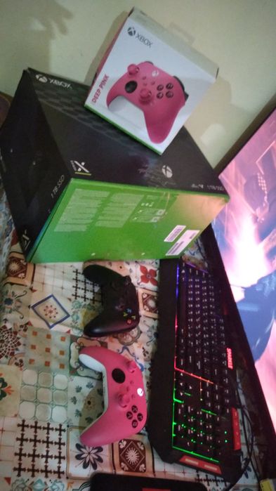 Продам xbox series x 1тб