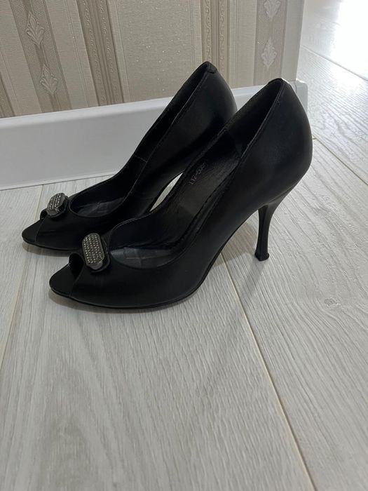 Продам обувь в хорошом  состоянии