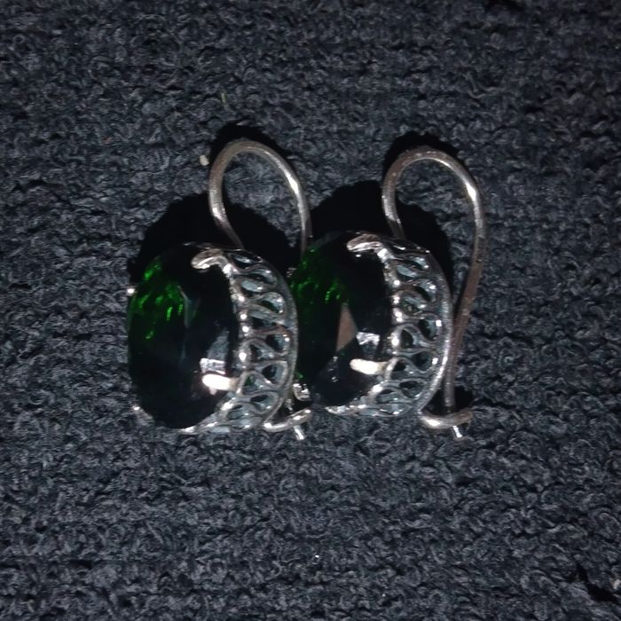 Продам серьги в хорошем состоянии