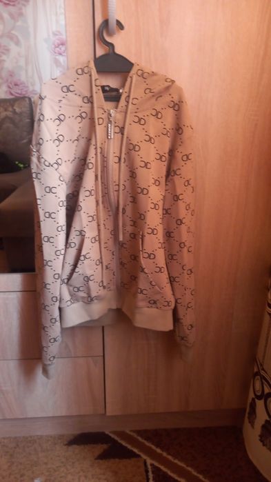 Продам кофты на девочку