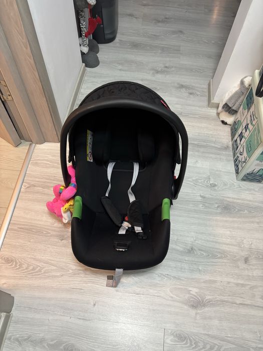 Carucior  bebe 3 in 1