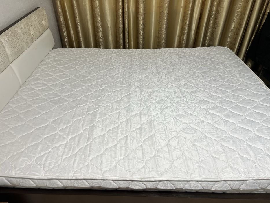 Матрас б/у  160*200