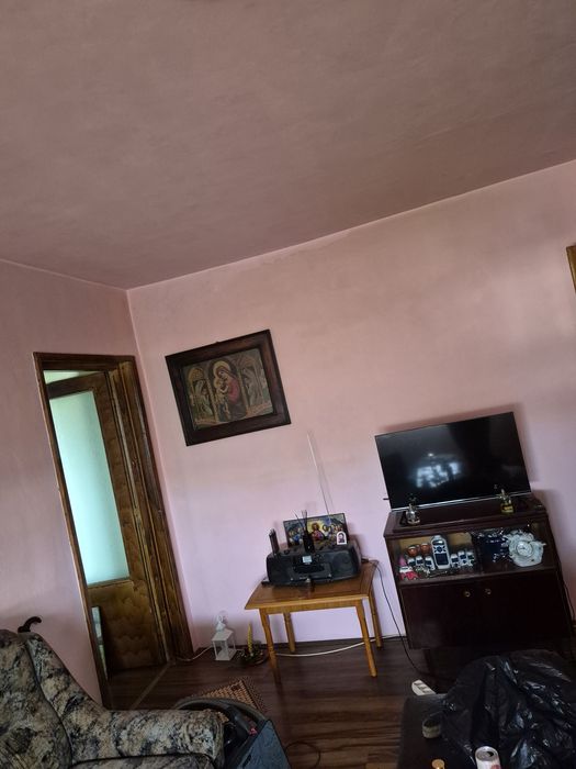 Vand apartament cu 3 camere Buzias